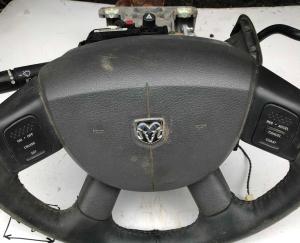 Подушка Air Bag в руль Dodge Durango 2 HB 2004-2005 0XE29XDHAC ; CBXZP811AA ; 0YT70XDHAB