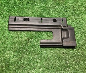 Накладка регулятора второго ряда сидения левая Chevrolet Tahoe / Escalade 2021-н.в. 84774825 ; 84774824