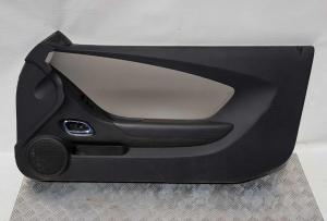 Обшивка двери правая Chevrolet Camaro 2010-2015 22808120