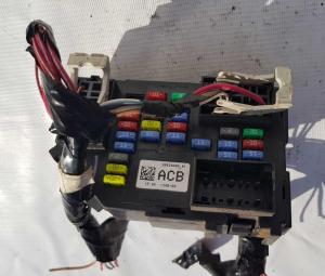 Блок предохранителей салонный Chevrolet Tahoe 2006-2014 20828606; 25815391