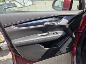 Обшивка водительской двери Cadillac XT6 2020 84748767