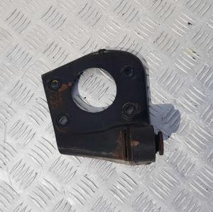 Кронштейн переднего редуктора правый Hummer H3 2005-2010 15856422; 10360981