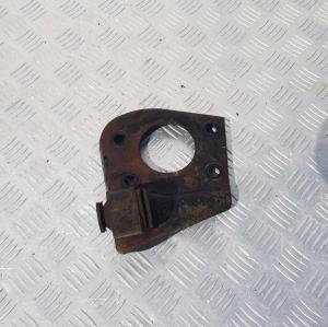 Кронштейн переднего редуктора левый Hummer H3 2005-2010 15856422; 10360980