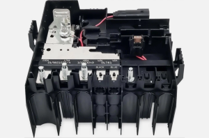 Плюсовая клема аккумулятора Chevrolet Tahoe / Escalade 2021-н.в. 85015815 ; 84646133 ; 84493555