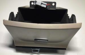 Ящик передней консоли Jeep Grand Cherokee WK2 1QQ00DX9AE ; X90020202MR ; 05942710