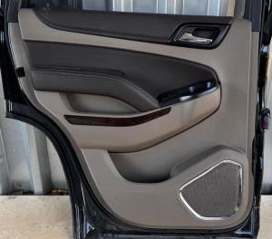 Обшивка задней левой двери Chevrolet Tahoe 2015-2020 84365595 ; 22953173 ; 23278013 ; 23387284 ; 84192470