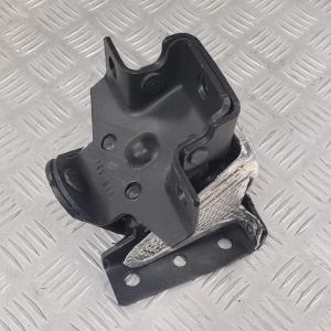 Опора ДВС Cadillac Escalade/Chevrolet Tahoe 2005-2006, Hummer H2 2008-2009 General Motors 15226255