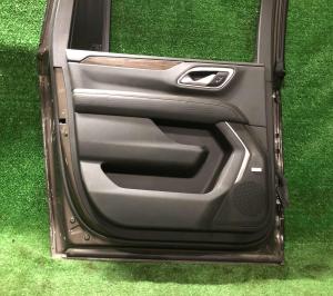 Обшивка задней левой двери Chevrolet Suburban 2021-н.в. 84823563