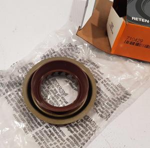 Сальник переднего редуктора левый внешний Ford Explorer 2001-2010 Timken 710429; F57Z 3254 BA; FL8Z 4B416 AA; 5L8Z 4B416 AA; YL84 7H260 AA