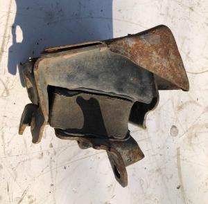 Опора двигателя левая Chevrolet Express 2003-2014 21998156 ; 25743245 ; 64510595 ; 07430635