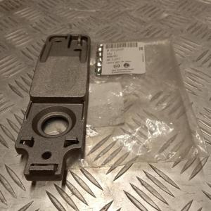 Кронштейн радиатора нижний General Motors 23120322; 1310029