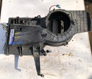 Корпус печки салона Chevrolet Express 1996-2015 52486375 ; 89018587 ; 52468052 ; 52493553 ; 89018588 ; 52468053