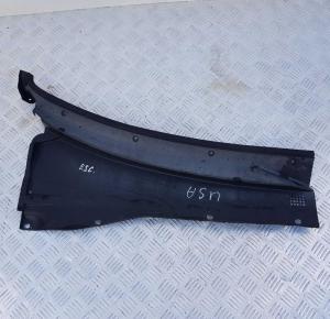 Планка/Жабо под лобовое стекло правая Ford Escape 2000-2007 YL8Z 78022A68 AAA; YL84 7802222