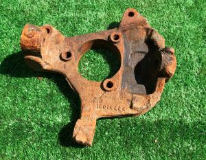 Кулак поворотный передний правый Chevrolet Express 2003-2008 18060698 ; 18079484