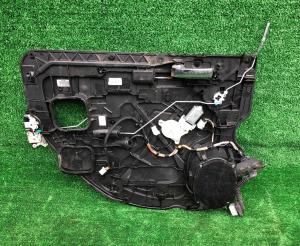 Обшивка задней левой двери Dodge Ram 1500 2009-2013 68045133AA ; 4CJ9384WA1