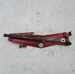 Петля крышки багажника левая Ford Mustang 2015-2020 FR3Z 6342701 A; FR3B 6342701 AA/AB/AC/AD