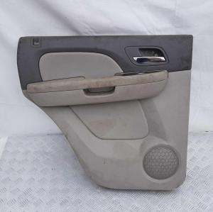 Обшивка двери задней левой Chevrolet Tahoe 2006-2008 20895864; 25780046; 15919753; 15874346; 15847045; 15844570; 15214087