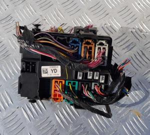 Блок предохранителей салонный Chevrolet Tahoe 2006-2014 20813086; 15780696