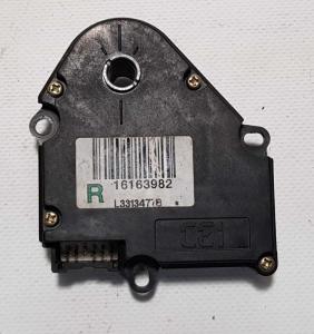 Моторчик заслонки отопителя Chevrolet (General Motors) 16163982