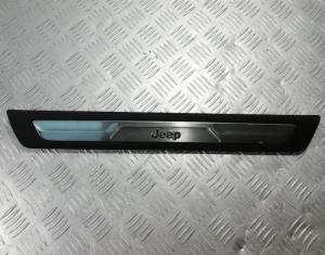 Накладка порога левая (внутренняя) Jeep Grand Cherokee 2010-2017  1NC81DX9AB