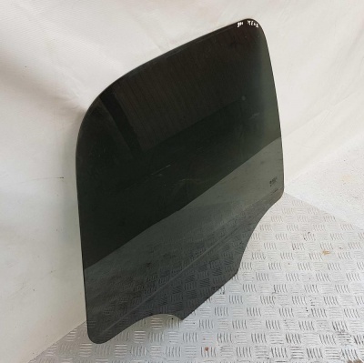 Стекло двери задней правой Chevrolet Tahoe 2006-2014 15175402; 15175400