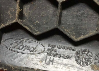 Накладка центральной консоли левая Ford Mustang 2015-2020 FR3Z 6304609 AA ; FR3B 63044E07 AB/AC/AD/A