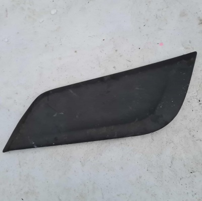 Накладка центральной консоли правая Ford Mustang 2015-2020 FR3Z 6304608 AA;