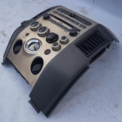 Панель климата Infiniti QX56 2004-2010 27500ZC11B