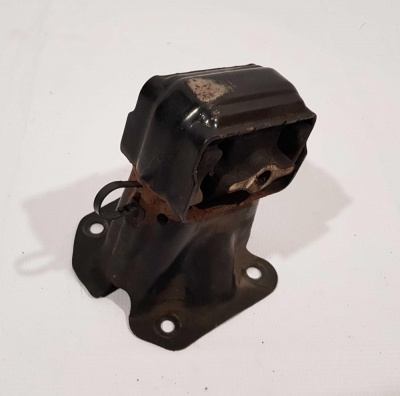 Опора ДВС левая Jeep Commander 2005-2010  52090301AF; 46535301AF