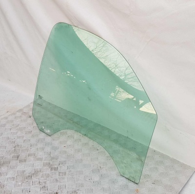 Стекло двери передней правой Chevrolet Tahoe 2006-2014 20794333