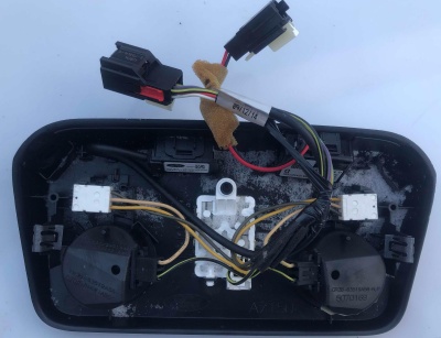 Плафон салонный передний Ford Mustang 2015 FR3Z 63519A70 CA ; FR3B 63519A58 CE/CF/CG/CH/CJ