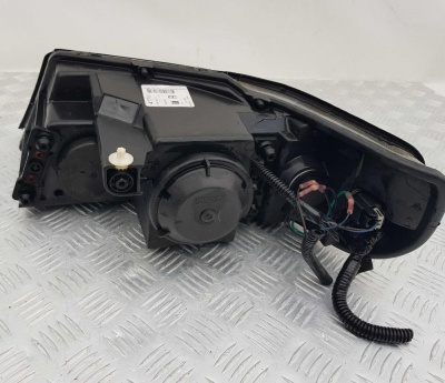 Фара передняя правая Saab 9-7X 19 121 827; 15876934