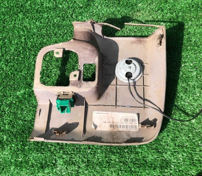 Накладка декоративная обшивки пассажирской двери Chevrolet Express 2008-2015 25647594 ; 25783337 ; 25783332 ; 15136576 ; 25757899 ; 25754039