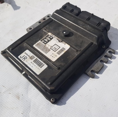 ЭБУ ECM Infiniti QX56 2004-2010 237107s875