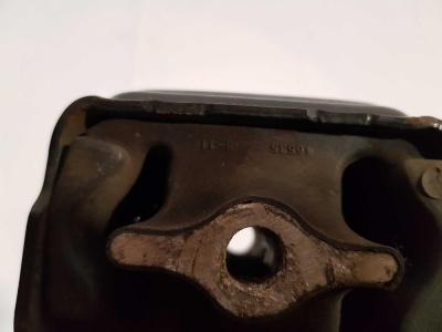 Опора ДВС правая Jeep Commander 2005-2010  52090300AF; 46535300AF