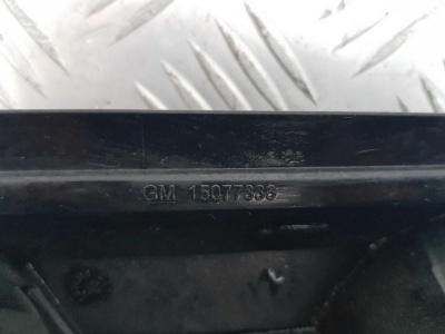 Габарит передний левый Chevrolet Avalanche 2001-2006 15077336; 15070007; 15771435