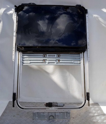 Люк Chrysler Pacifica 2003-2008 5102848AA; 68038831AA