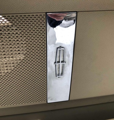 Накладка (хром) обшивка пассажирской Lincoln Navigator 2007-2014 7L7Z 7842528 AA ; 7L74 78208A54 AB