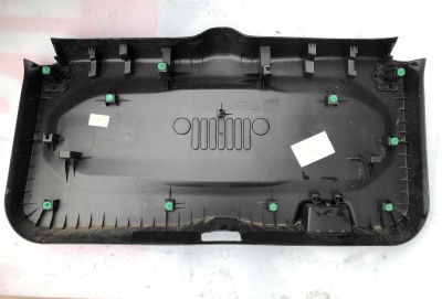 Обшивка внутренняя крышки багажника Jeep Renegade 2015-2021 07355995690 ; 51990206