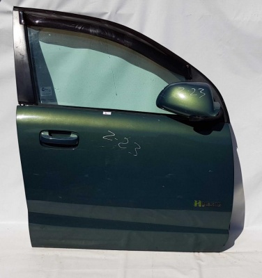 Дверь передняя правая Saturn VUE 15809296 ; 15809295