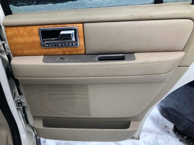 Обшивка задней правой двери Lincoln Navigator 2007-2010 7L7Z 7827406 AB ; 7L74 7827658 AK/AD