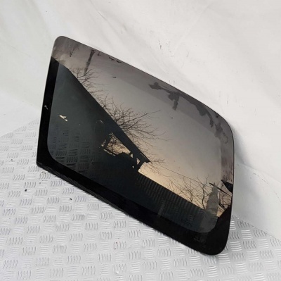 Стекло задней форточки левое Dodge Durango 2004-2009 55362473AA; 55362471AA; 55362473AB; 55362471AB