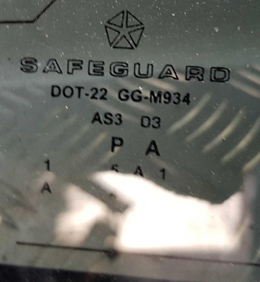 Стекло задней форточки правое Chrysler Pacifica 2003-2008 4894440AB; 5135012AA;
