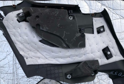 Обшивка задняя правая Ford Mustang 2015-2020 FR3Z 6331012 AB ; FR3B 6346668 AB/AC/AD/AE/AF/AG