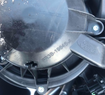 Вентилятор радиатора кондиционера Ford Mustang 2015-2020 FR3Z 19805 B ; FR3B 19846 AC/AB/AD/AA