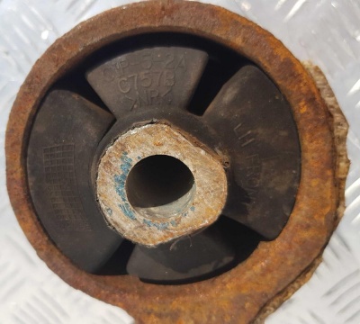 Опора ДВС левая Ford Expediton 2007-2017 7L1Z 6038 FC; 7L14 6B032