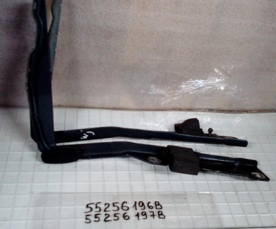 Петли капота GRAND CHEROKEE 55256196B правая;  55256197B левая
