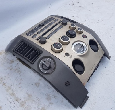 Панель климата Infiniti QX56 2004-2010 27500ZC11B