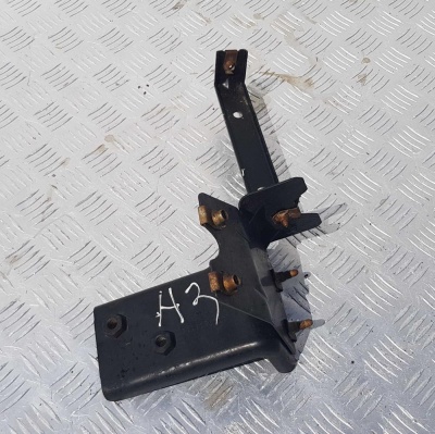Кронштейн переднего бампера левый Hummer H3 2005-2010 15264941; 15195214; 15195208; 15264947