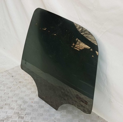 Стекло двери задней левой Chevrolet Tahoe 2006-2014 15175401; 15175399